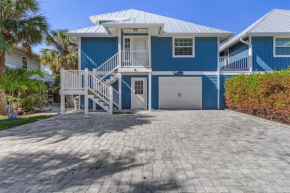 Close to Beach, Secluded Pier with Partial Bay Views - Blue Bayou A - Roelens